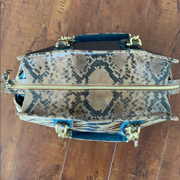 LONGCHAMP | Limited Edition Exotics Shoulder Bag - Picture 4 of 16